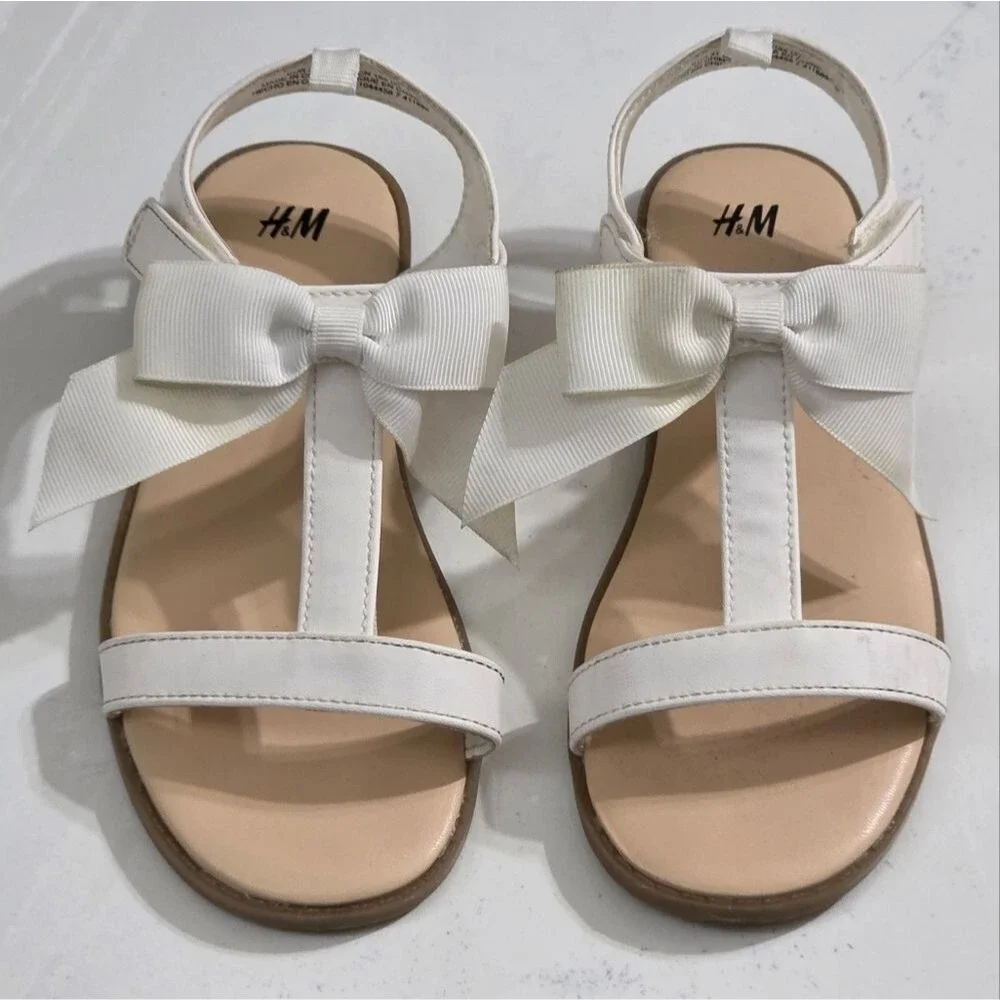 H&M Girls White Strap On Sandals with Elegant Bow Size 13
